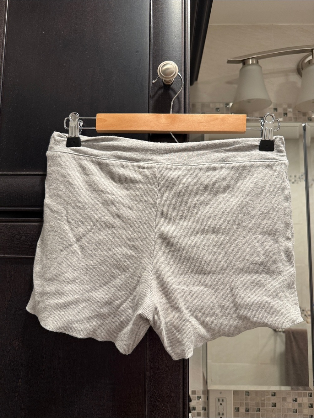 SKIMS Light Gray Ribbed Athletic Lounge Shorts - Picture 2 of 3
